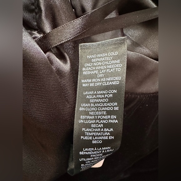 White House Black Market Velvet Shift Party Dress - Picture 5 of 7